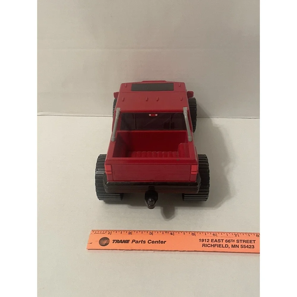 Shark Hunter Tree House Kids‎ RED Truck (truck only) Doors Open With Tow Hitch